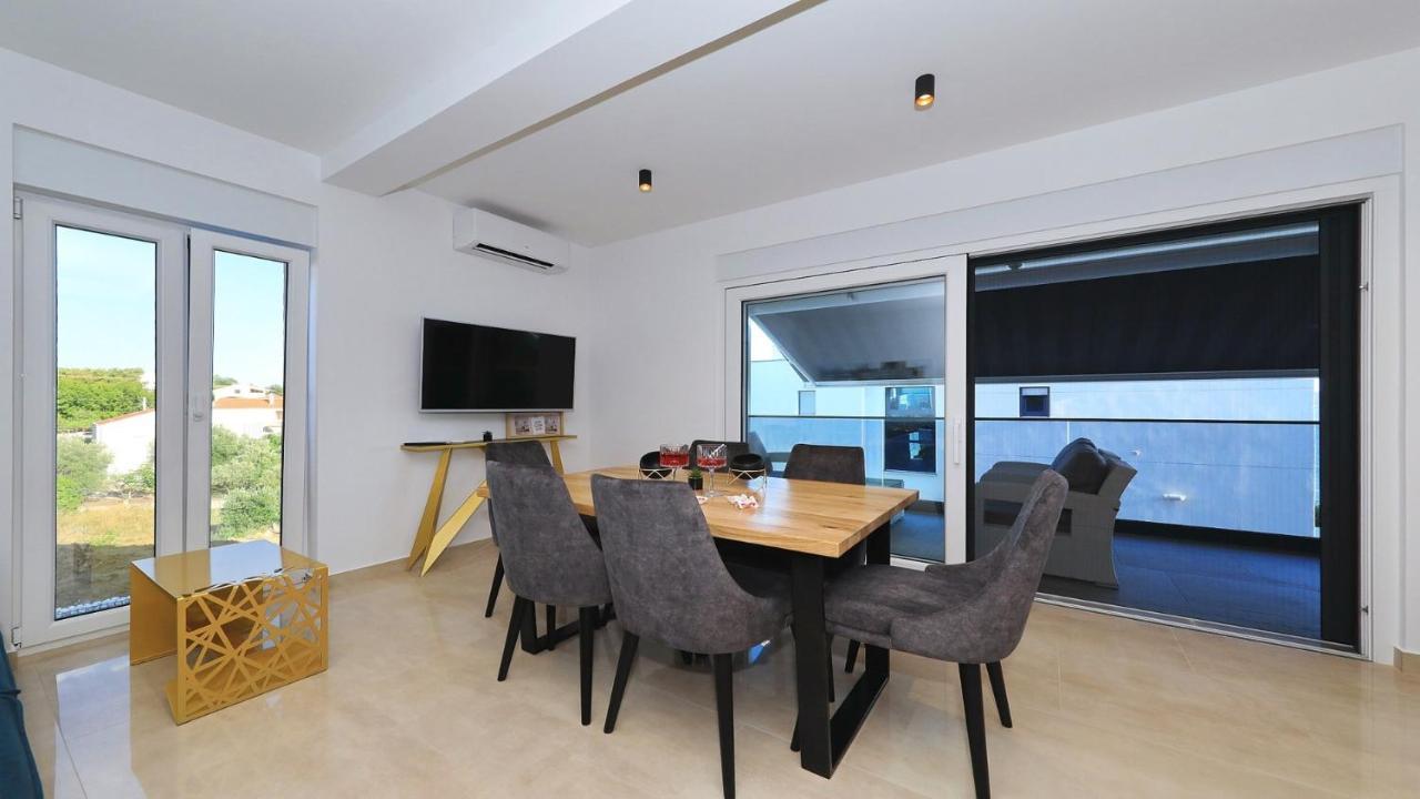 Adastra Apartments Maslenica Exterior foto