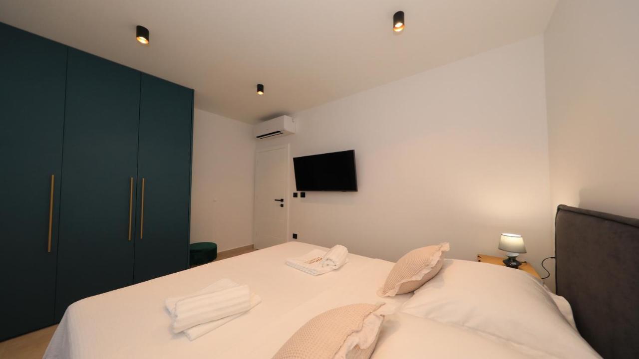 Adastra Apartments Maslenica Exterior foto